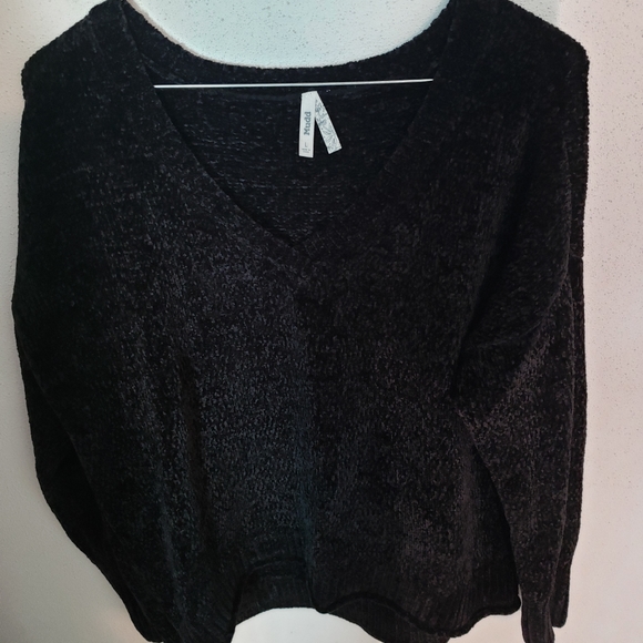Mudd V-neck Sweater - Picture 4 of 5